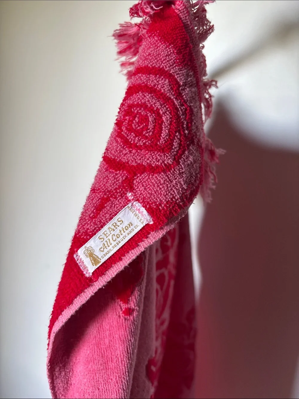Gorgeous Vintage Bath Towel Velvet Like Pink and Red Floral Terry Cloth 42x26